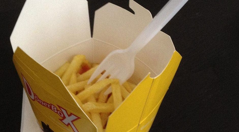 941px-Dönerbox ... stick a fork in it ...